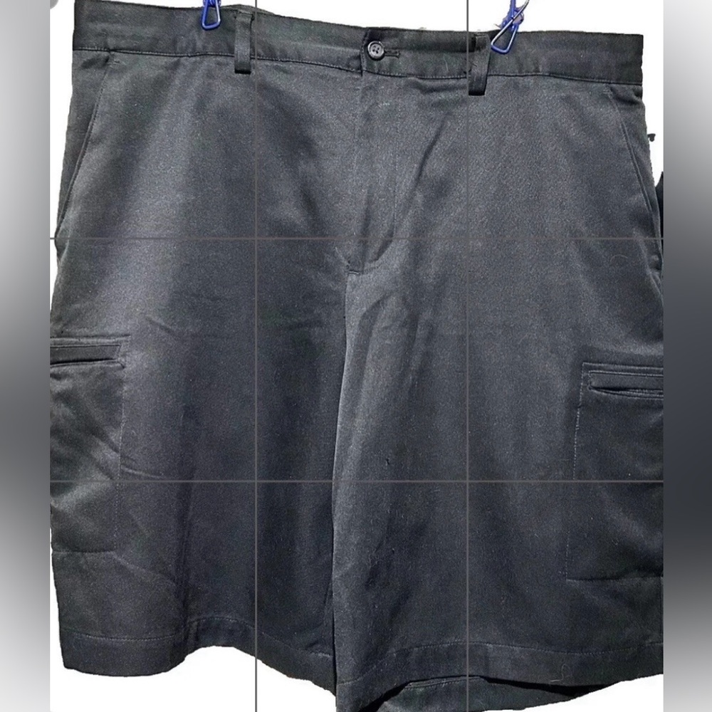 Izod XFG Golf Shorts Mens 38x9 Black Zip Pockets Performance Fabric Light